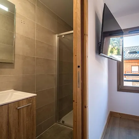 Apartment Cosy 4-6 Pers. Avec Balcon, Parking Et Wifi - Champagny-en-vanoise - Fr-1-638-12 *